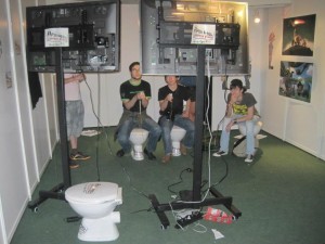 gamescom 2011 Freitag Toilettenstühle