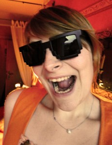 8-Bit Pixelbrille Caroline