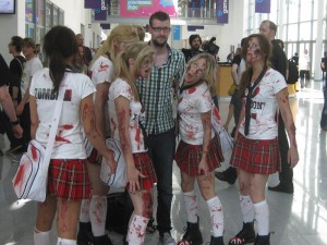 gamesom 2012 zombi u messe babes