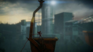 Unravels Yarny befindet sich auf einem Kran.